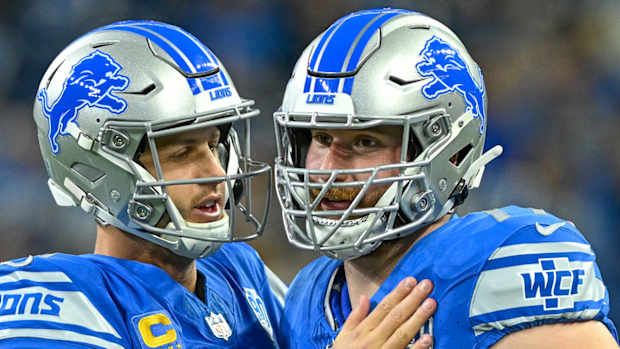 092423-Frank Ragnow-Jared Goff-Detroit-Atlant-Lon Horwedel